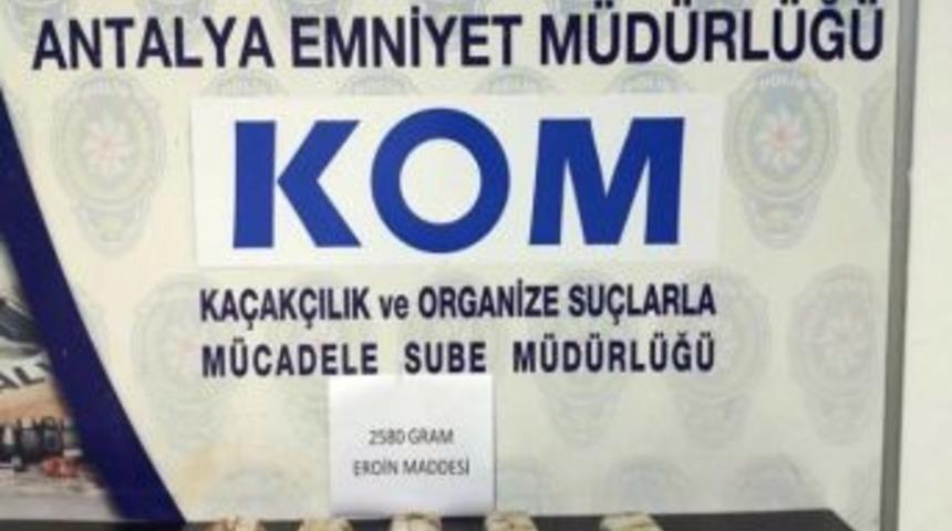 Antalya&rsquo;da 2 Bu&ccedil;uk Kilo Eroin Ele Ge&ccedil;irildi
