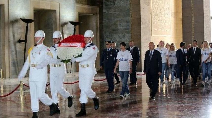 Şampiyonlar Ata&rsquo;nın Huzuruna &Ccedil;ıktı