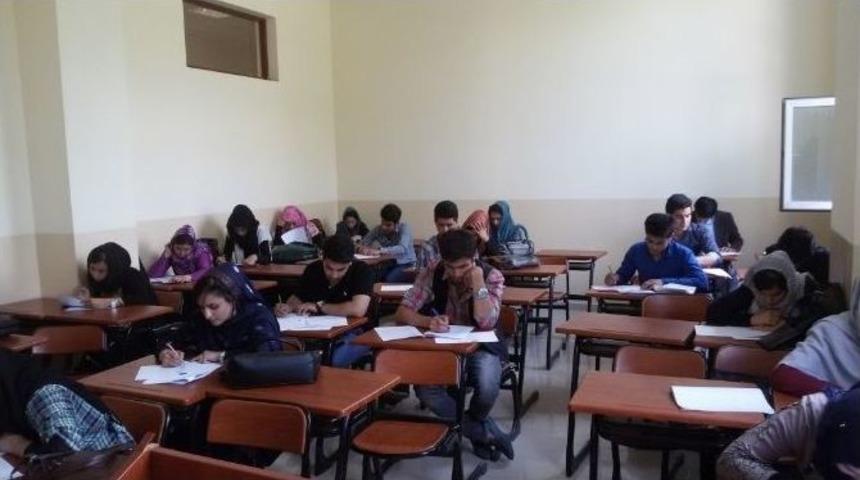 Afganistan&rsquo;da T&uuml;rk&ccedil;e İle T&uuml;rkiye&rsquo;yi Tanıyorum Bilgi Yarışması
