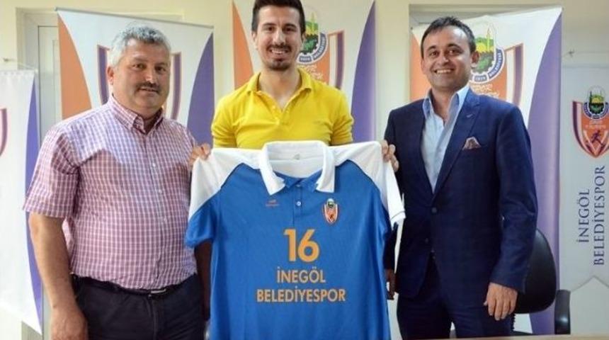 İneg&ouml;l Belediyespor&rsquo;da &Uuml;&ccedil; İmza