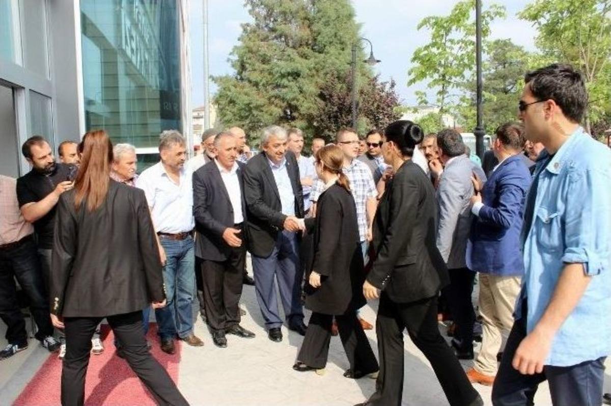 Bakan İslam Arifiye İl&ccedil;esini Gezdi