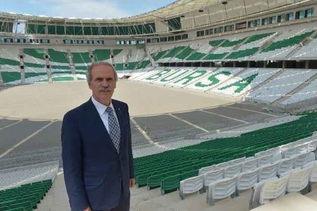 Timsah Arena’da Çimler 10 Gün İçinde Seriliyor