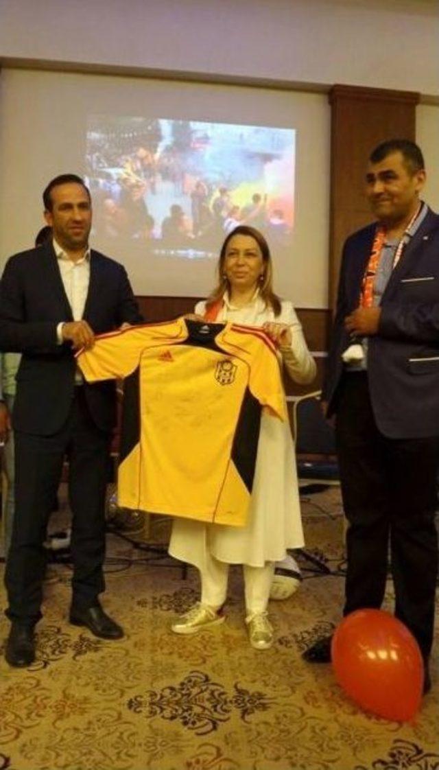 Yeni Malatyasporlu Taraftarlar Şampiyonluğu Kutladı 1