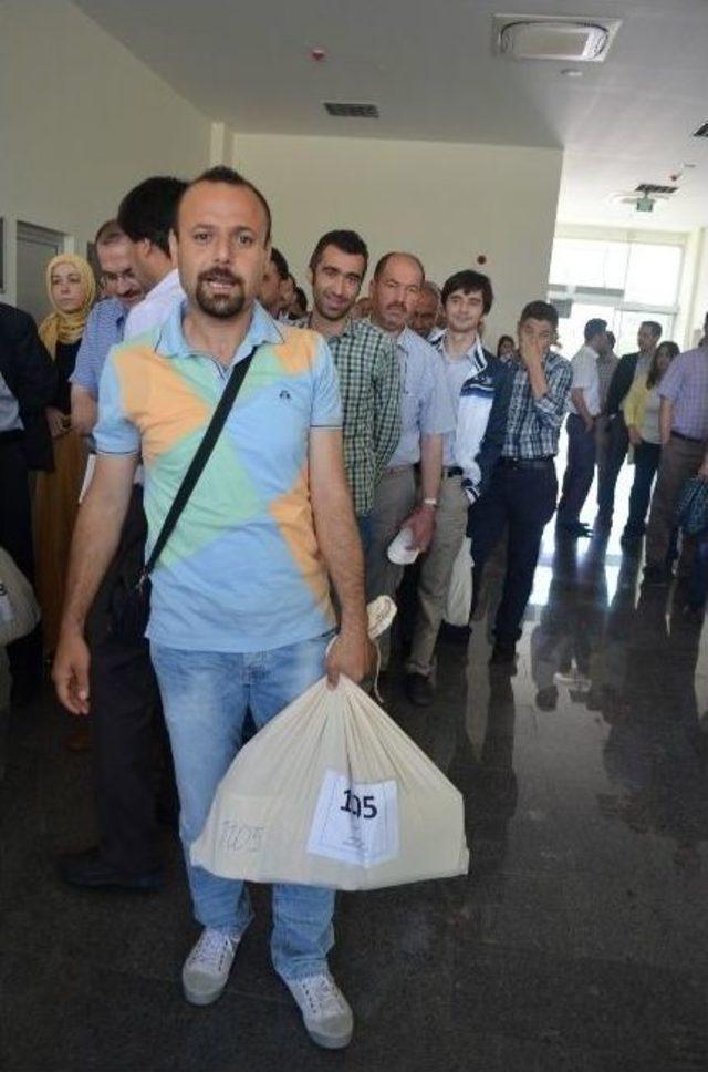 Se&ccedil;im Torbaları M&uuml;h&uuml;rlenerek Teslim Edildi 1