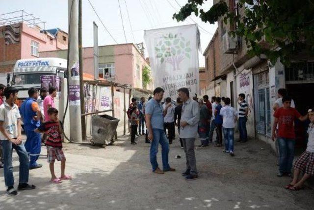Diyarbakır da Ka&ccedil;ak Yapı Sahipleri, Zabıtaya Saldırdı: 4 Yaralı 2