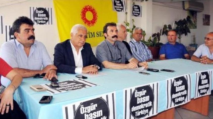 Antalya'dan Can D&uuml;ndar'a Destek