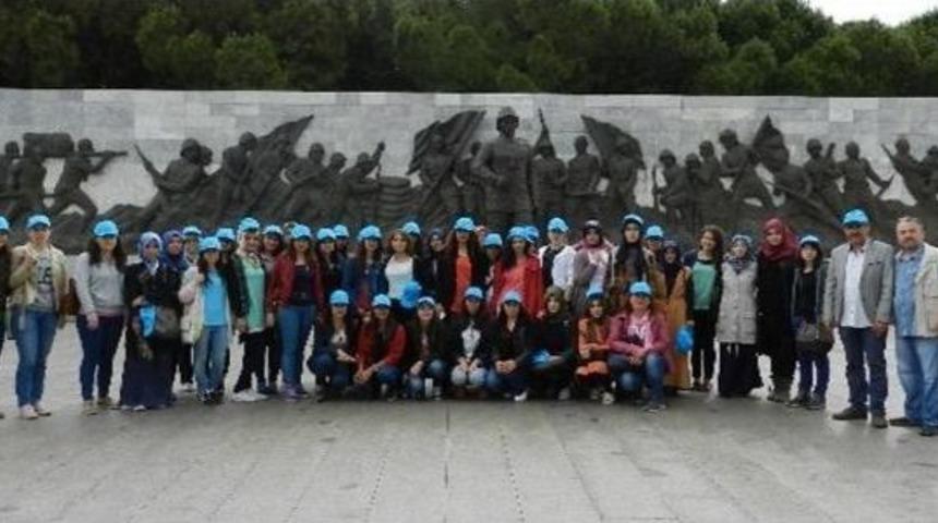 &Uuml;niversite &Ouml;ğrencileri &Ccedil;anakkale&rsquo;yi Gezdi