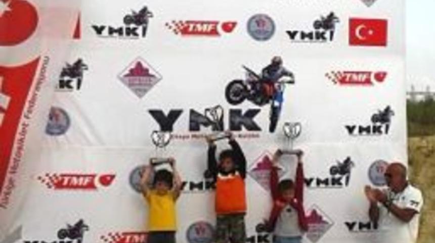 Ayto 2. Sınıf &Ouml;ğrencisi Kaya Aydın&rsquo;a Kupa Kazandırdı