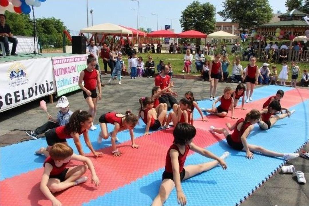 Zihinsel Engelli &Ouml;ğrencilerin Yıl Sonu Şenliği