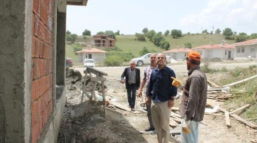 Tosya Kaymakamı Suluca Afet Konutlarında İncelemede Bulundu