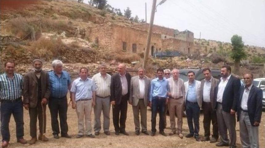 Vatandaşlar İlk Defa Bir Milletvekili Adayını K&ouml;ylerinde G&ouml;rd&uuml;