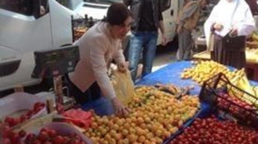 Milletvekili Adayı Usluer G&uuml;ny&uuml;z&uuml;l&uuml;leri Dinledi