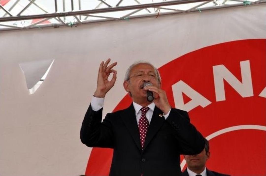 Kılı&ccedil;daroğlu, Memleketi Tunceli&rsquo;de D&uuml;zenlenen Mitinge Katıldı