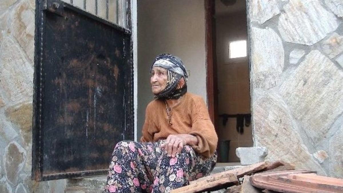 105 Yaşındaki Durdu Nine Uzun Yaşamanın Sırrını A&ccedil;ıkladı