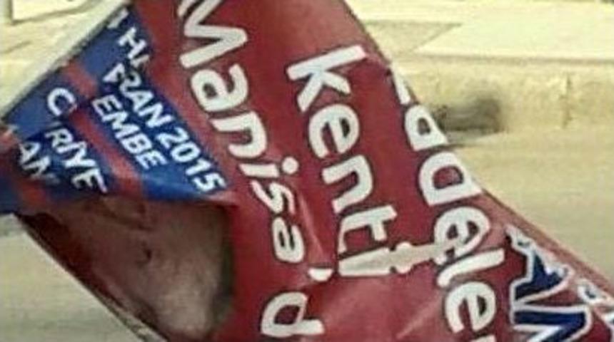 Alaşehir&rsquo;de Cumhurbaşkanı&rsquo;na Ait Afişler Tahrip Edildi İddiası