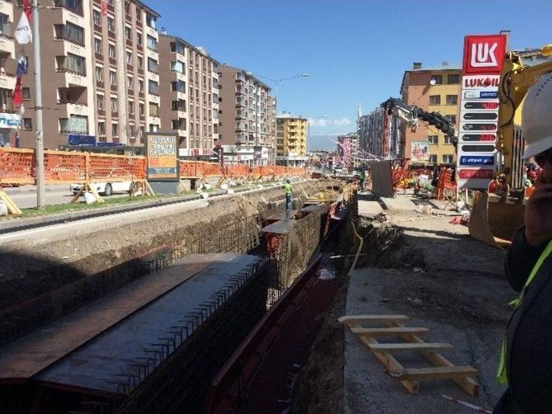 B&uuml;y&uuml;kşehir Belediyesi, Bosna Caddesi&rsquo;nde Dere Rehabilitasyonu Yapıyor