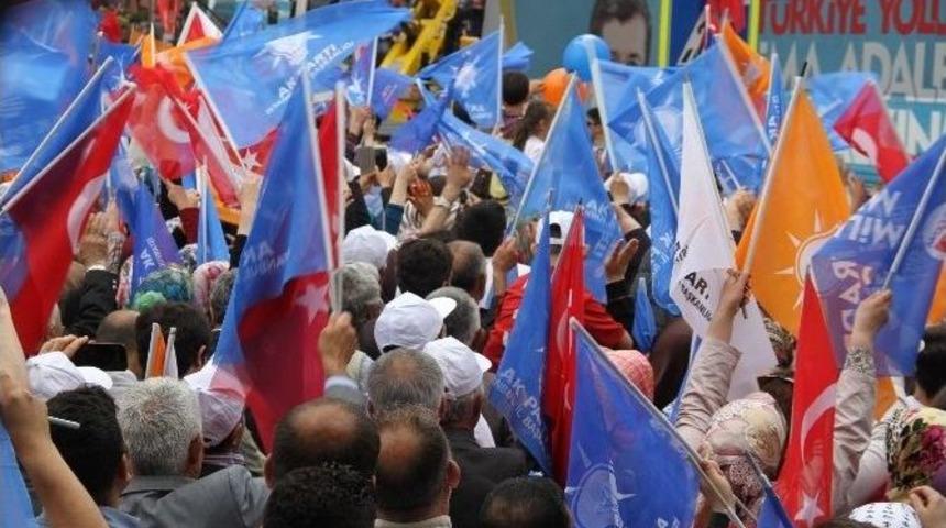 Başbakan Davutoğlu: &ldquo;karnelerini Ellerine Verir Tatile &Ccedil;ıkarırız&rdquo;