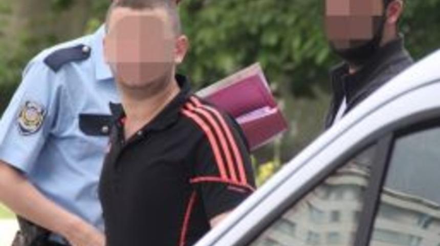 Silahla Yakalanan 2 Kişi G&ouml;zaltına Alındı