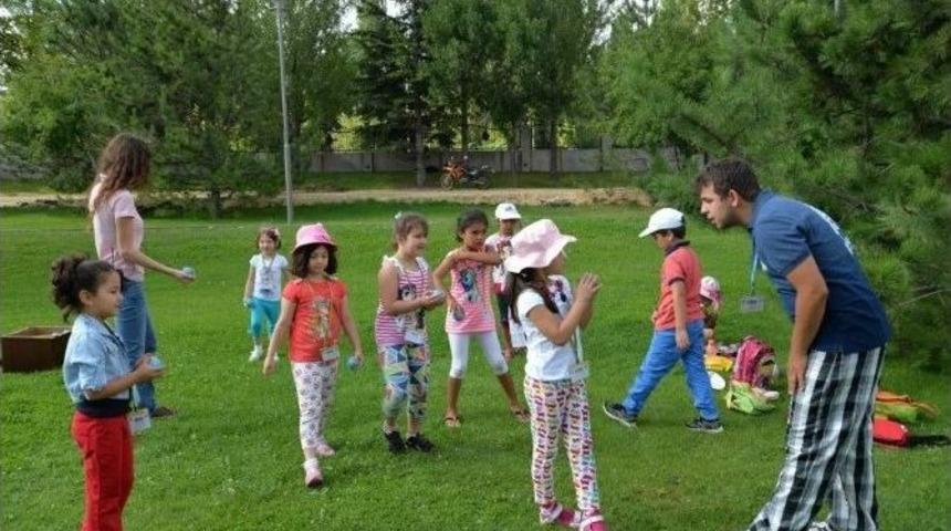 Masal Şatosu &Ccedil;ocuk Akademisi Başlıyor