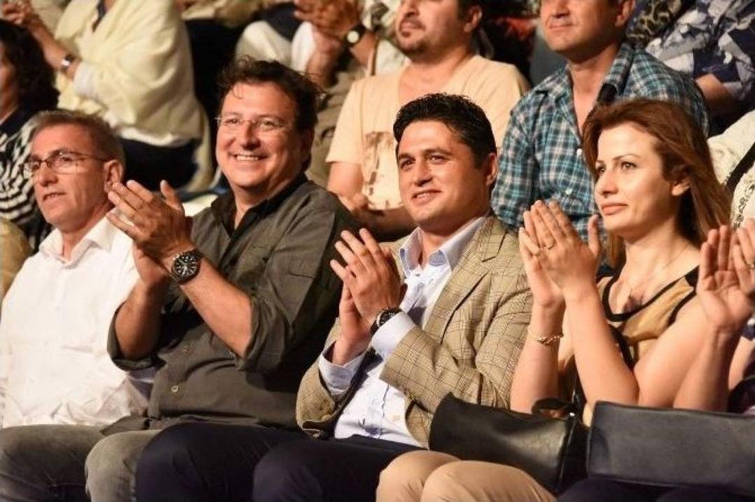 Alkışlar Asev T&uuml;rk Sanat M&uuml;ziği Korosuna