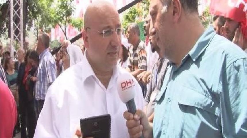Miting Alanında Anket Yapıp, Kılı&ccedil;daroğlu'na Veriyor