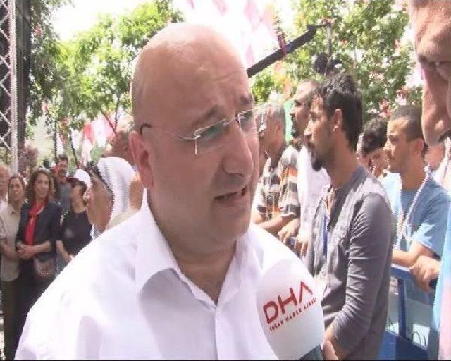 Miting Alanında Anket Yapıp, Kılıçdaroğlu'na Veriyor