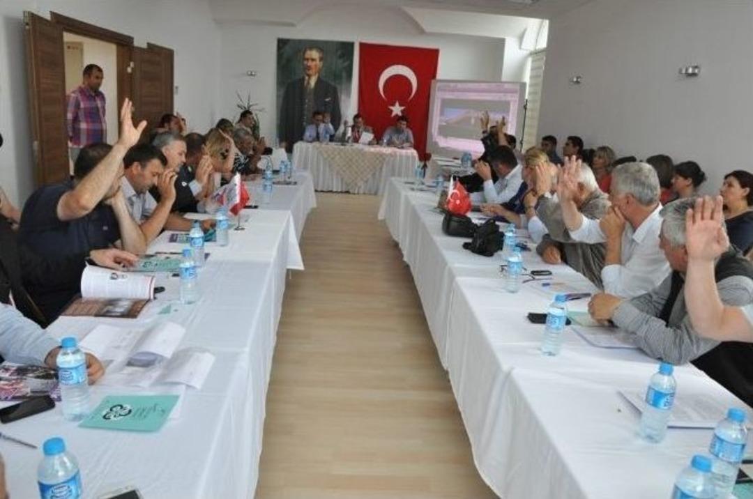 Başkan Gen&ccedil;er, &ldquo;belediyemiz D&ouml;rt Koldan &Ccedil;alışıyor&rdquo;