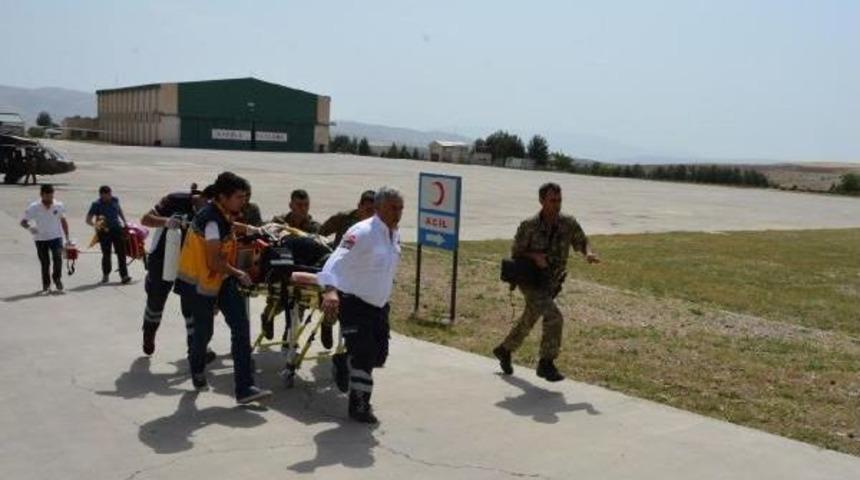 Siirt'te Intihara Teşeb&uuml;s Eden Gen&ccedil; Kız Helikopter Ile Hastaneye Kaldırıldı