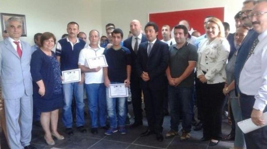 Urla&rsquo;da Kursu Başarıyla Bitiren Mahkumlar Sertifikalarını Aldı