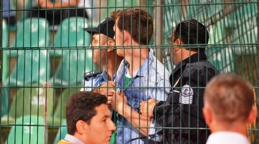 Bursaspor Formasıyla, Galatasaraylıların İ&ccedil;ine Girince Olaylar &Ccedil;ıktı