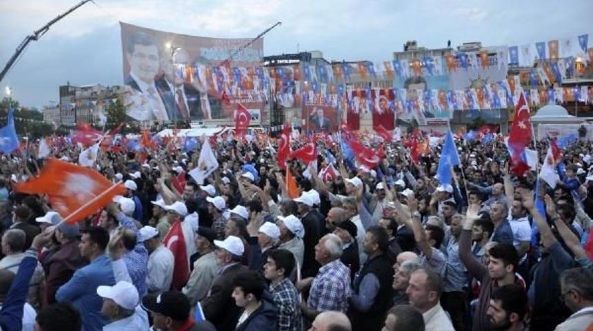 Davutoğlu: Gıpta Ile Baktığımız 188 &Ccedil;ınar Ağacı Kesildi, Nerede Bu Geziciler?