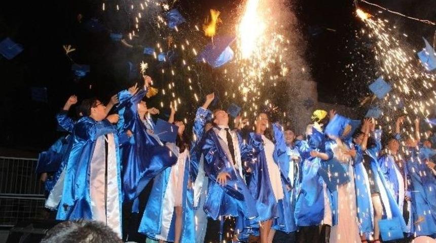 Karşıyaka Evin Leblebicioğlu Ortaokulu&rsquo;nda Mezuniyet T&ouml;reni