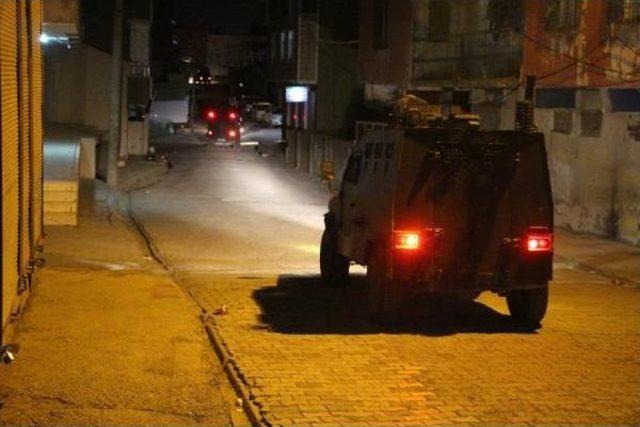 Silopi'de Polis Aracına Ses Bombalı Saldırı