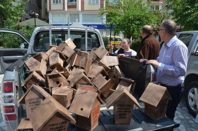 Ormancılardan Vatandaşa 100 Kuş Yuvası