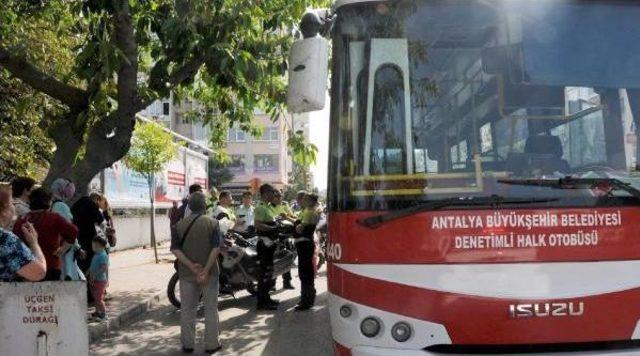 Yolcu Dolu Midib&uuml;s&uuml;n Şof&ouml;r&uuml; Alkoll&uuml; &Ccedil;ıktı 1
