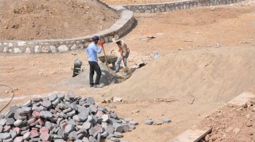 Siirt Belediyesi Park Yapım &Ccedil;alışmalarına Başladı