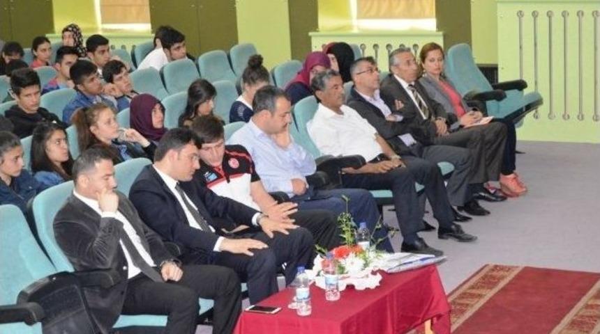 Aziziye&rsquo;de Meslek Tanıtımı Ve Kariyer G&uuml;nleri Semineri Yapıldı