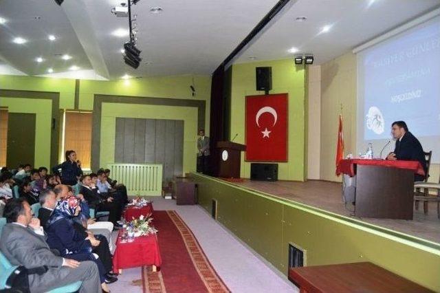 Aziziye&rsquo;de Meslek Tanıtımı Ve Kariyer G&uuml;nleri Semineri Yapıldı 3