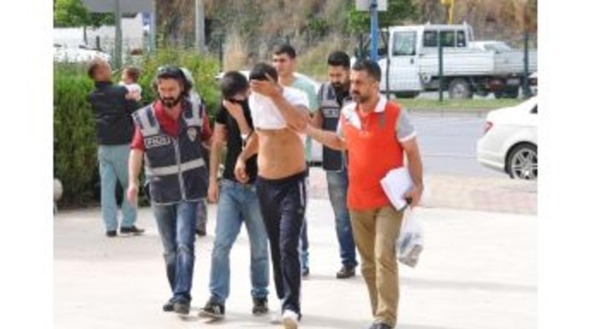 Antalya&rsquo;da Villa Hırsızları Yakalandı