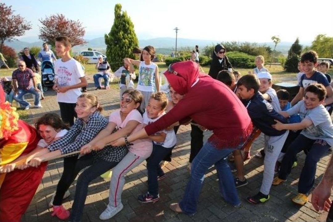 &Ccedil;ocuklar U&ccedil;urtma Şenliğinde Buluştu