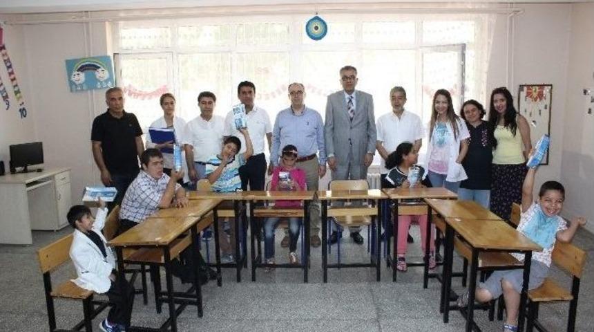 Engelli &Ouml;ğrencileri &Ouml;zel Diş Fır&ccedil;ası Dağıtıldı