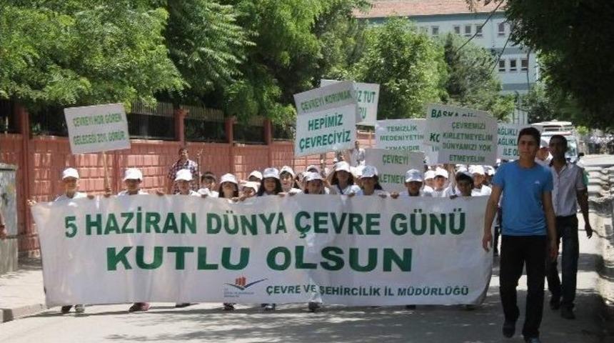 &Ouml;ğrencilerden &Ccedil;evre Y&uuml;r&uuml;y&uuml;ş&uuml;