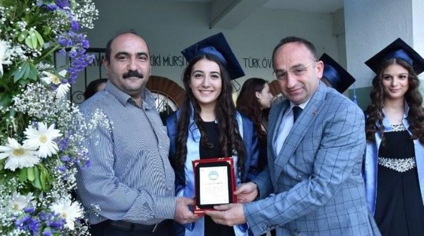 &Uuml;z&uuml;lmez Mezuniyet Heyecanına Ortak Oldu