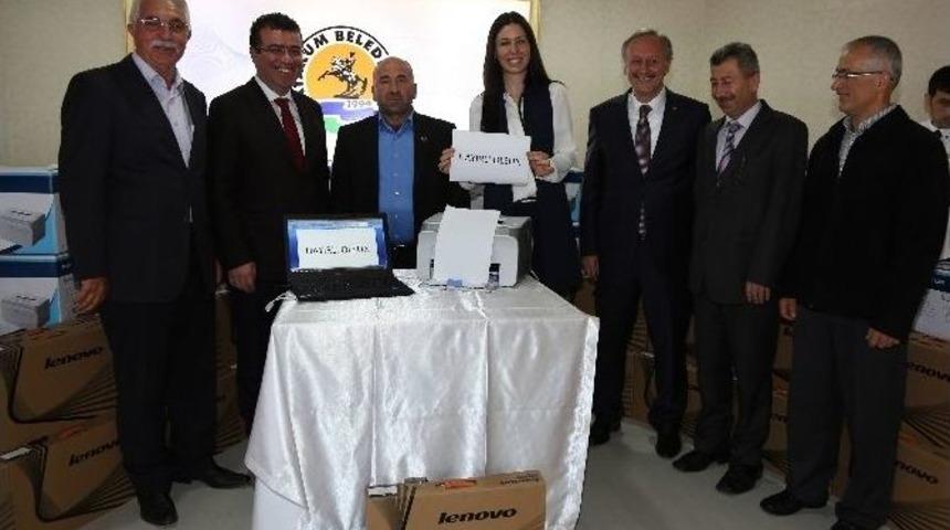 Taş&ccedil;ı&rsquo;dan Muhtarlara Bilgisayar Ve Yazıcı