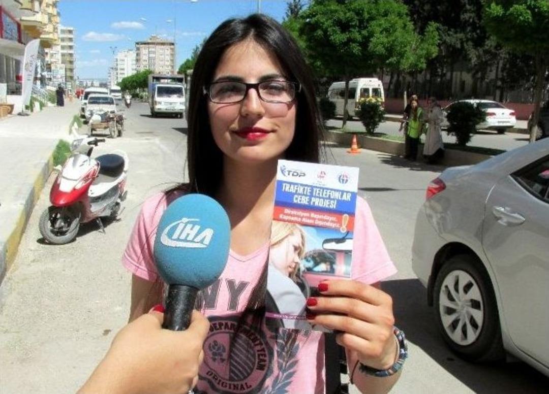 Trafikte Telefonlar Cebe