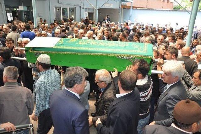 Beyin Kanaması Ge&ccedil;iren Muhtar Toprağa Verildi 1