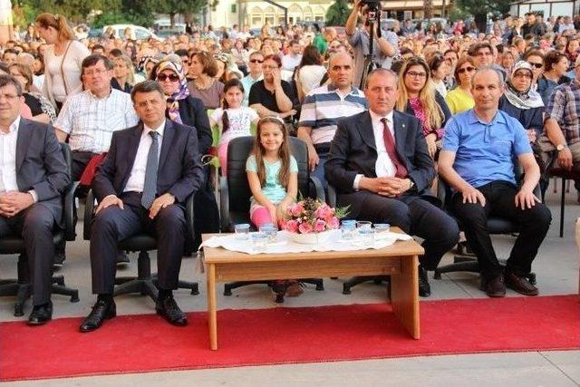 Biga Atatürk Anadolu Lisesinde Mezuniyet Töreni