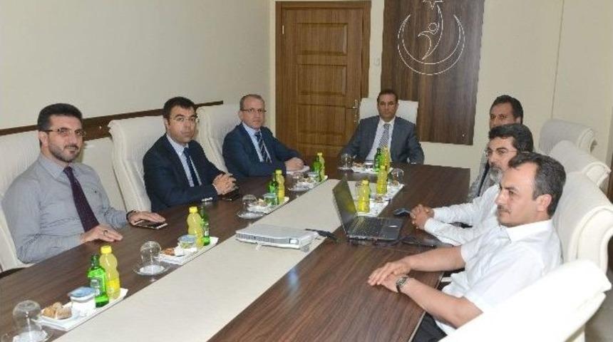 Vali T&uuml;rker&rsquo;den Antalya Kamu Hastaneleri Birliği Genel Sekreterliği&rsquo;ne Ziyaret