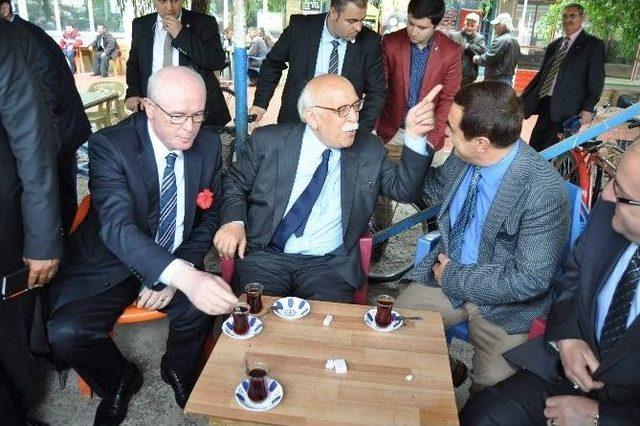 Bakan Avcı İle Chp’li Başkanlar Arasında Çay Muhabbetti