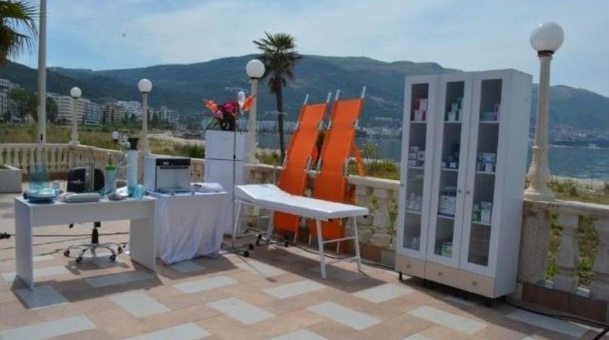 Arnavutluk’ta Turizm Bölgelerinde Bulunan Sağlık Merkezlerine Malzeme Desteği